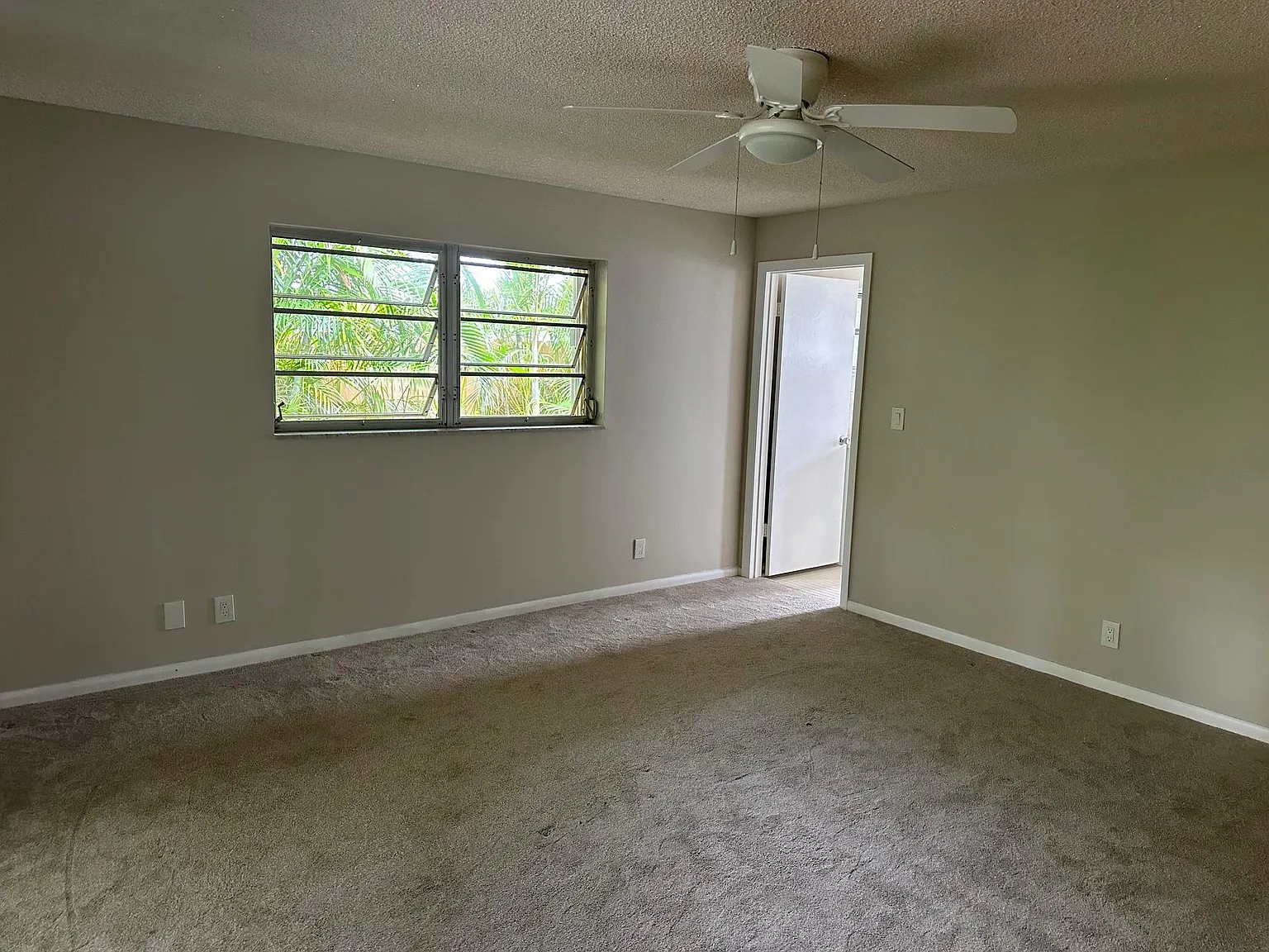 3 bed, 2632 sqft, $4,800 — Photo 4