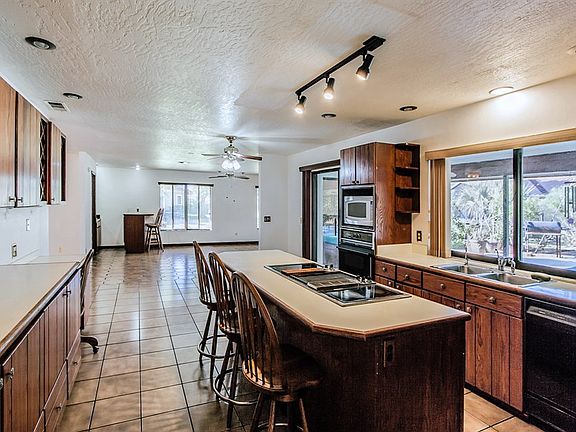5th image of 508 La Costa Ct