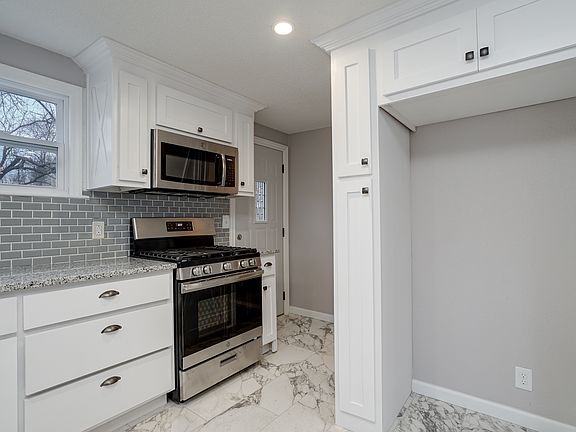 4th image of 2801 N 47th Pl