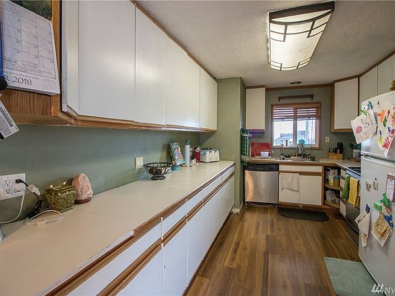 5th image of 1408 W Market St
