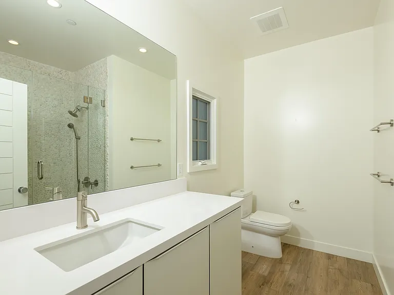 128 S Canon Dr — Photo 35