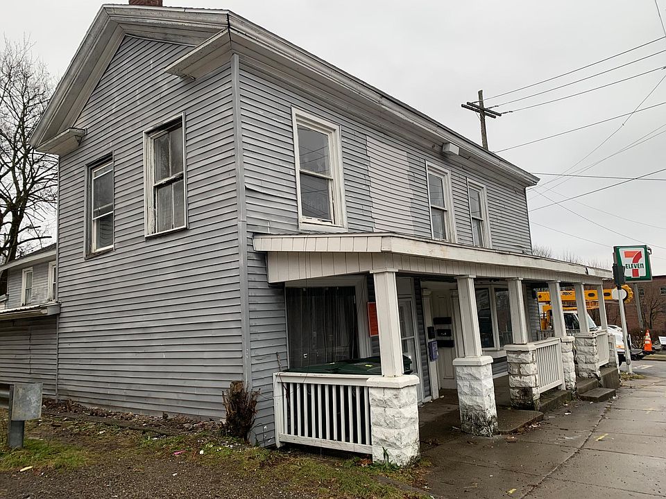 1st image of 953 E 2nd St