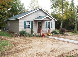 7433 N Mesa Lake Dr, Mount Carmel, IL 62863