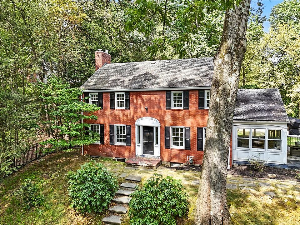 1st image of 161 White Oak Dr