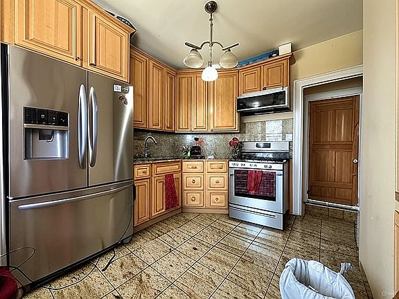 5th image of 1734 E 46th St #2B