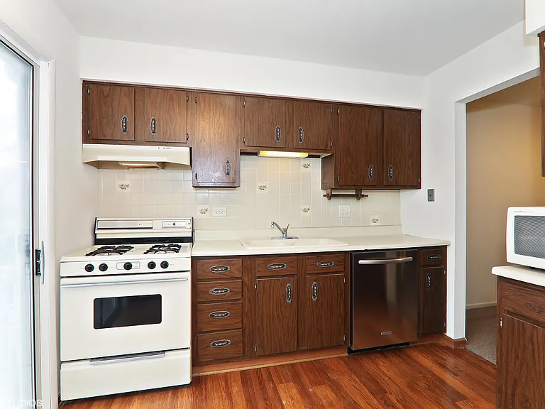 337 Springlake Ln #D — Photo 5