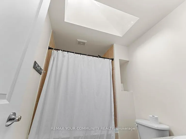 90 Munroe St — Photo 12