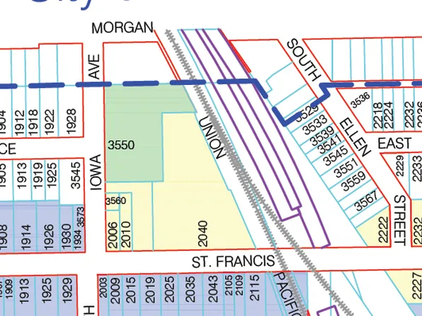 2040 E Saint Francis Ave, Saint Francis, WI 53235