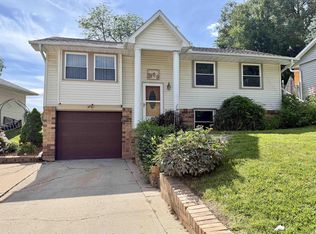 2949 S Saint Marys St, Sioux City, IA 51106