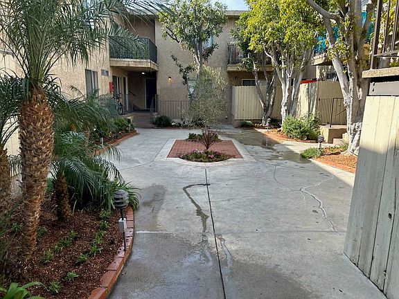 Well maintained courtyard