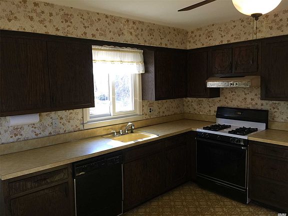 2nd image of 156 Woodlawn Ave