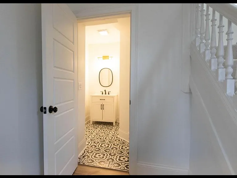 1707 Greenup St — Photo 5