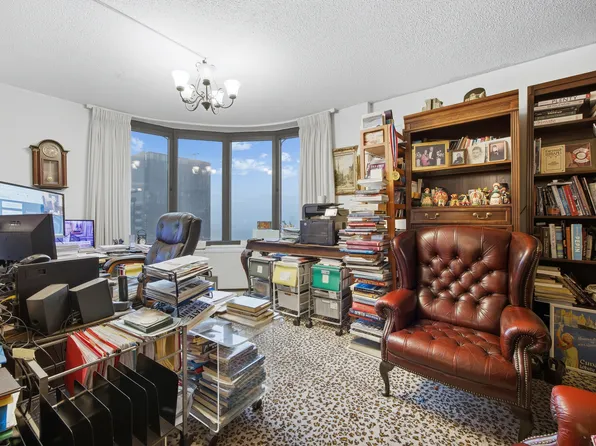 330 East 38th Street image 14 of 27