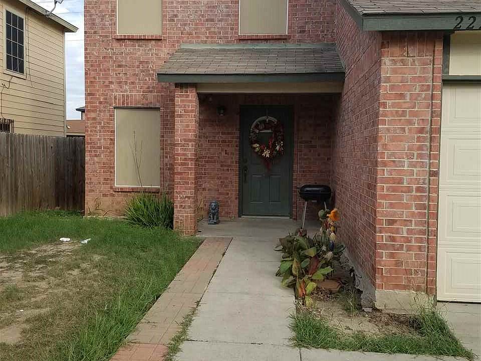 2nd image of 2221 Mina Verde Rd
