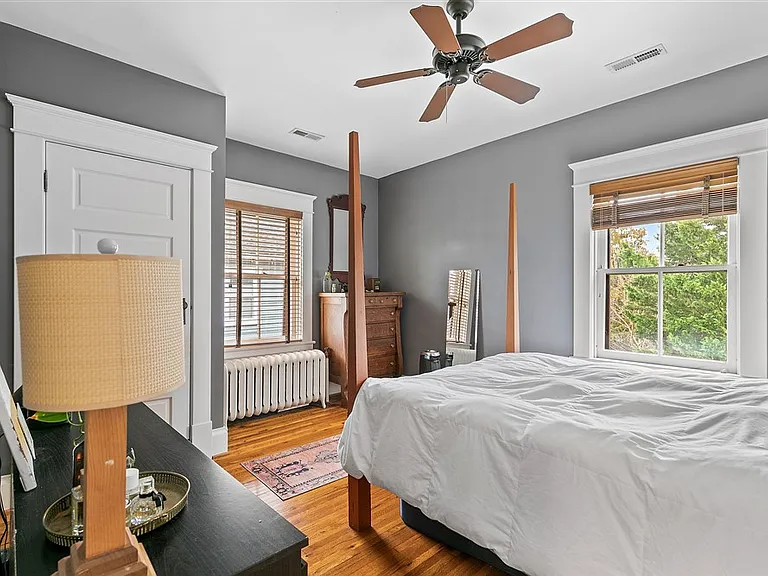 512 Lexington Ave — Photo 5