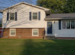 508 Brookview Dr, Farmer City, IL 61842