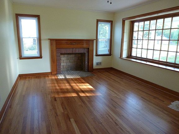 3rd image of 308 Julia Ave
