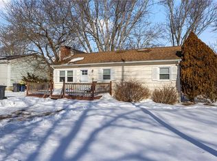8 Anchorage Rd, Narragansett, RI 02882