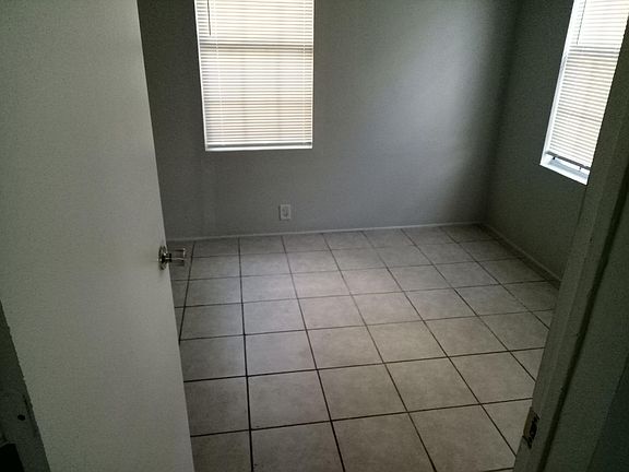 5th image of 302 W Baylor