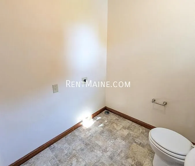 40 Dillingham St — Photo 5