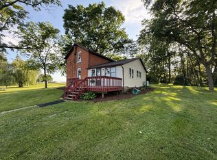 2368 W Winneshiek Rd, Freeport, IL 61032