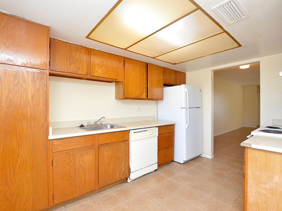 1st image of 3818 E Earll Dr #5