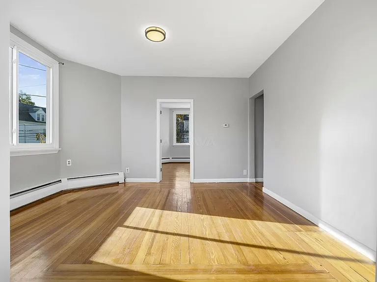 42 William St #2 — Photo 13