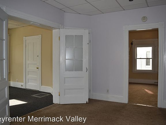 2nd image of 134-136 Boxford St #1