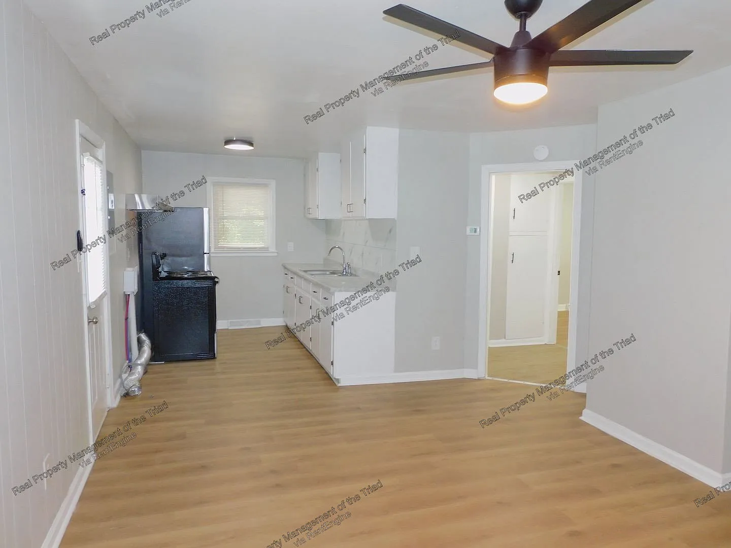 3 bed, 1.0 bath, 896 sqft, $1,225 — Photo 4