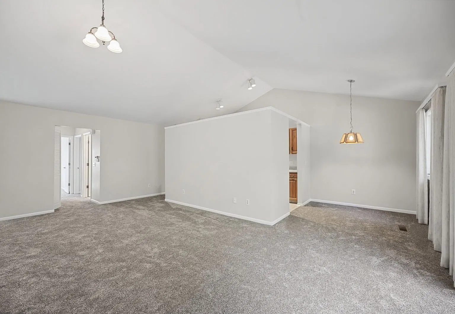 2 bed, 2.0 bath, 1029 sqft, $1,850 — Photo 3