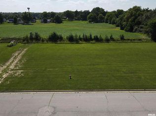 10 Parkview Dr, Eureka, IL 61530