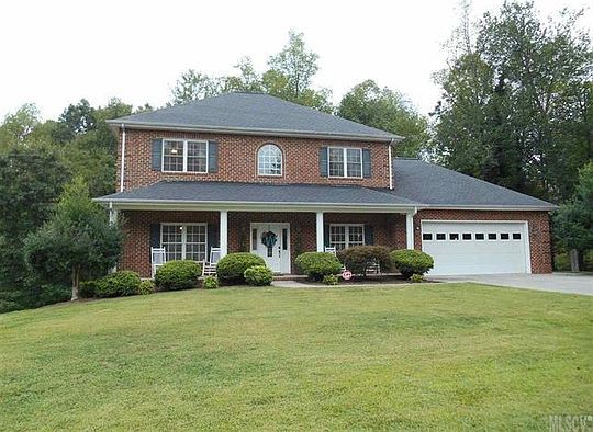 1st image of 1013 Barrington Dr NE