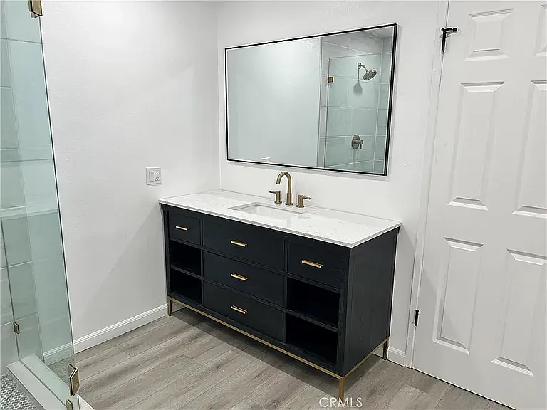 4750 Mariposa Dr — Photo 8