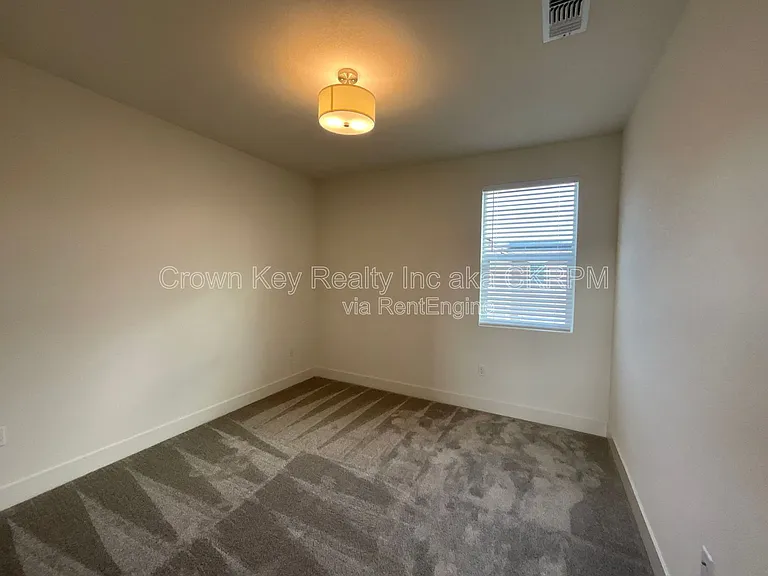 2090 Daimler St — Photo 15