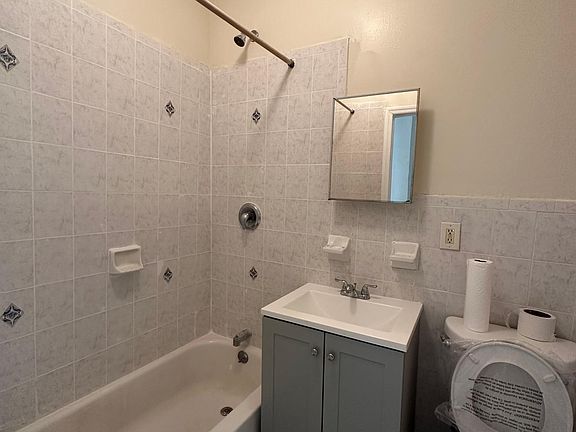 2nd image of 740 E 214th St #2