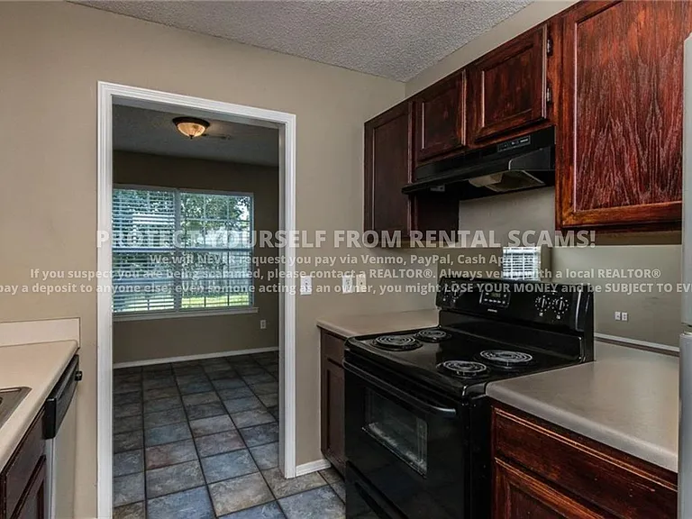 3079 W Essex Dr — Photo 2