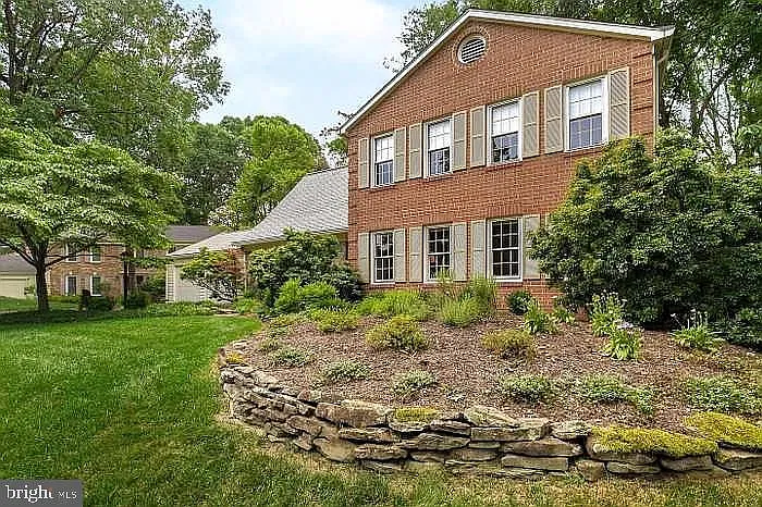 5 bed, 3.5 bath, 2549 sqft, $5,500 — Photo 2