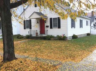 42 Woodrow Ct, Troy, NY 12180