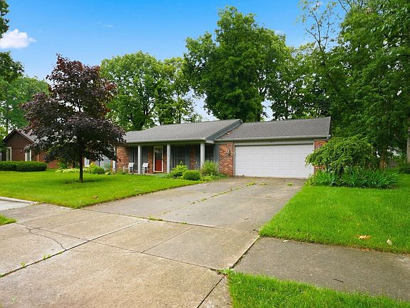 3rd image of 1612 Benham Dr