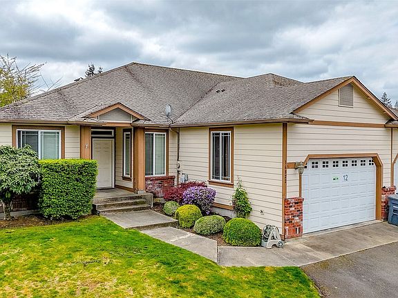 2nd image of 16820 16822 32nd Avenue E