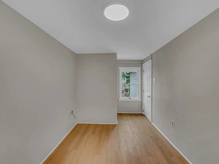 194 Parsonage St — Photo 17