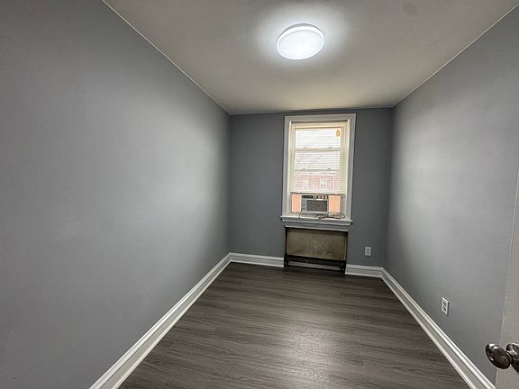 5th image of 3004 Longshore Ave