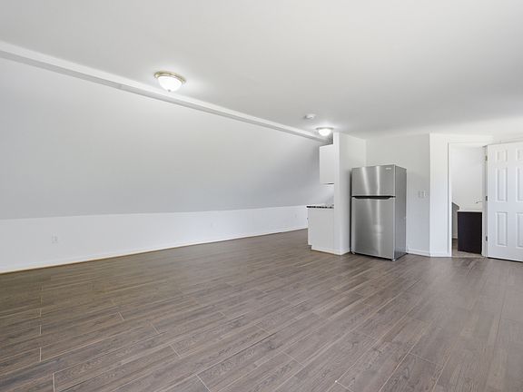2nd image of 302 Marlin Dr #2