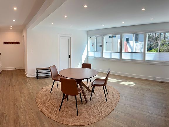 3rd image of 405 Calvin Ln #1