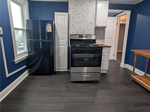 2nd image of 50 Arnold St