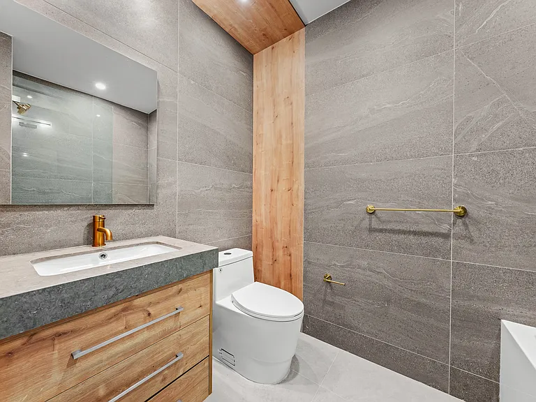526 Baltic St #2D — Photo 10