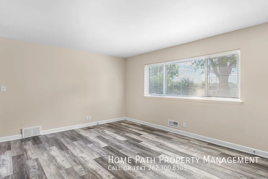 2 bed, 816 sqft, $1,240 — Photo 3