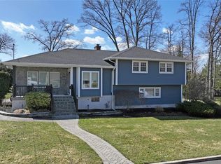 25 Lexington Ave, Emerson, NJ 07630