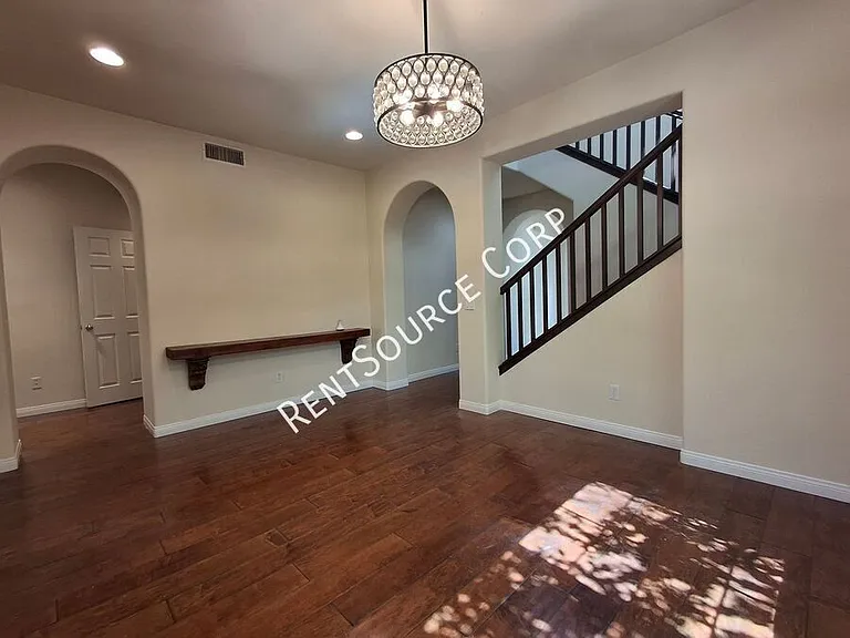 24310 Las Palmas St — Photo 8