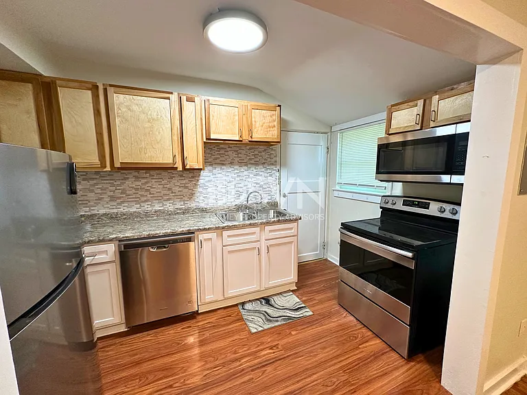 160 Stonewall Pl #D — Photo 3